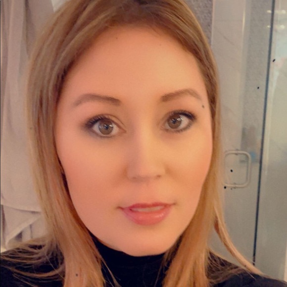 Meet your Posher, Erin - Picture 1 of 1